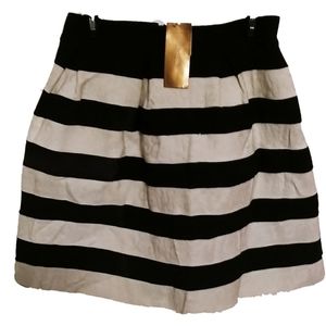 NWT Francesca's Black White Cupcake Skirt. Small